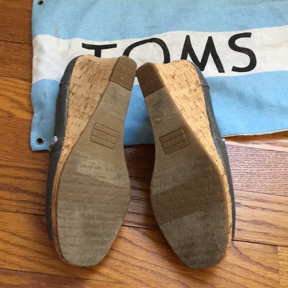 Toms Metallic Wedges - Picture 2 of 6